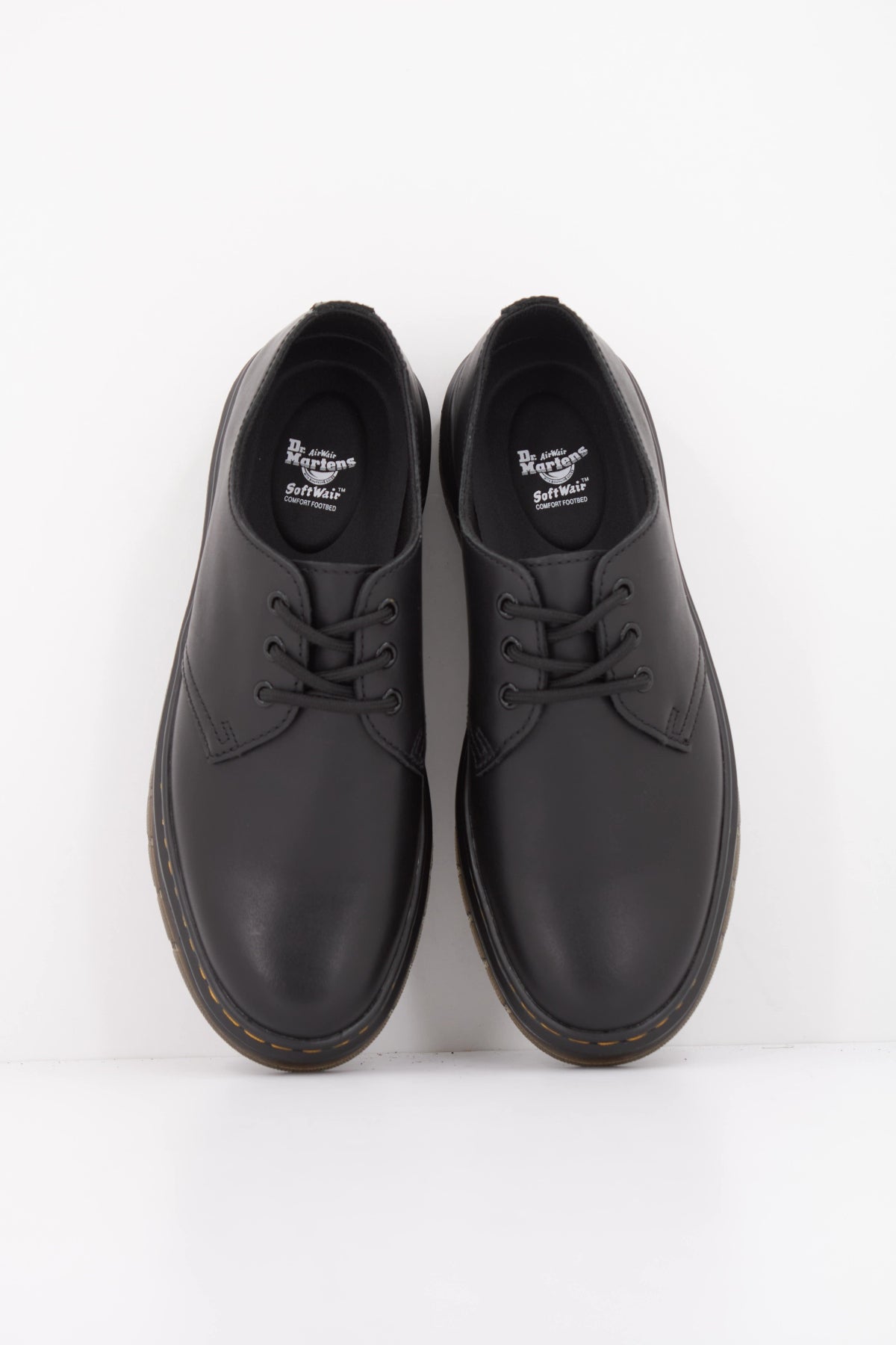 DR. MARTENS BROOKLINE LO EYE SHOE en color NEGRO (3)
