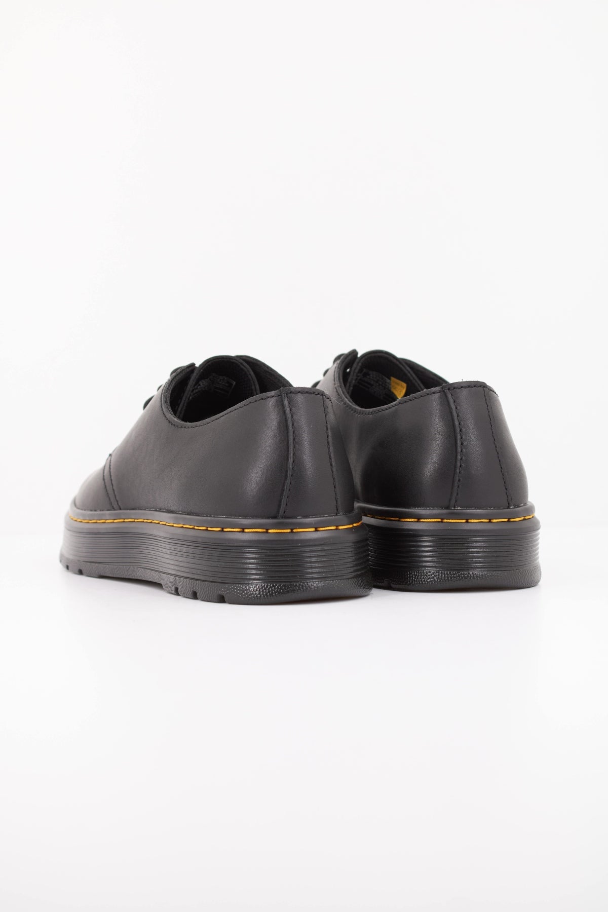 DR. MARTENS BROOKLINE LO EYE SHOE en color NEGRO (4)