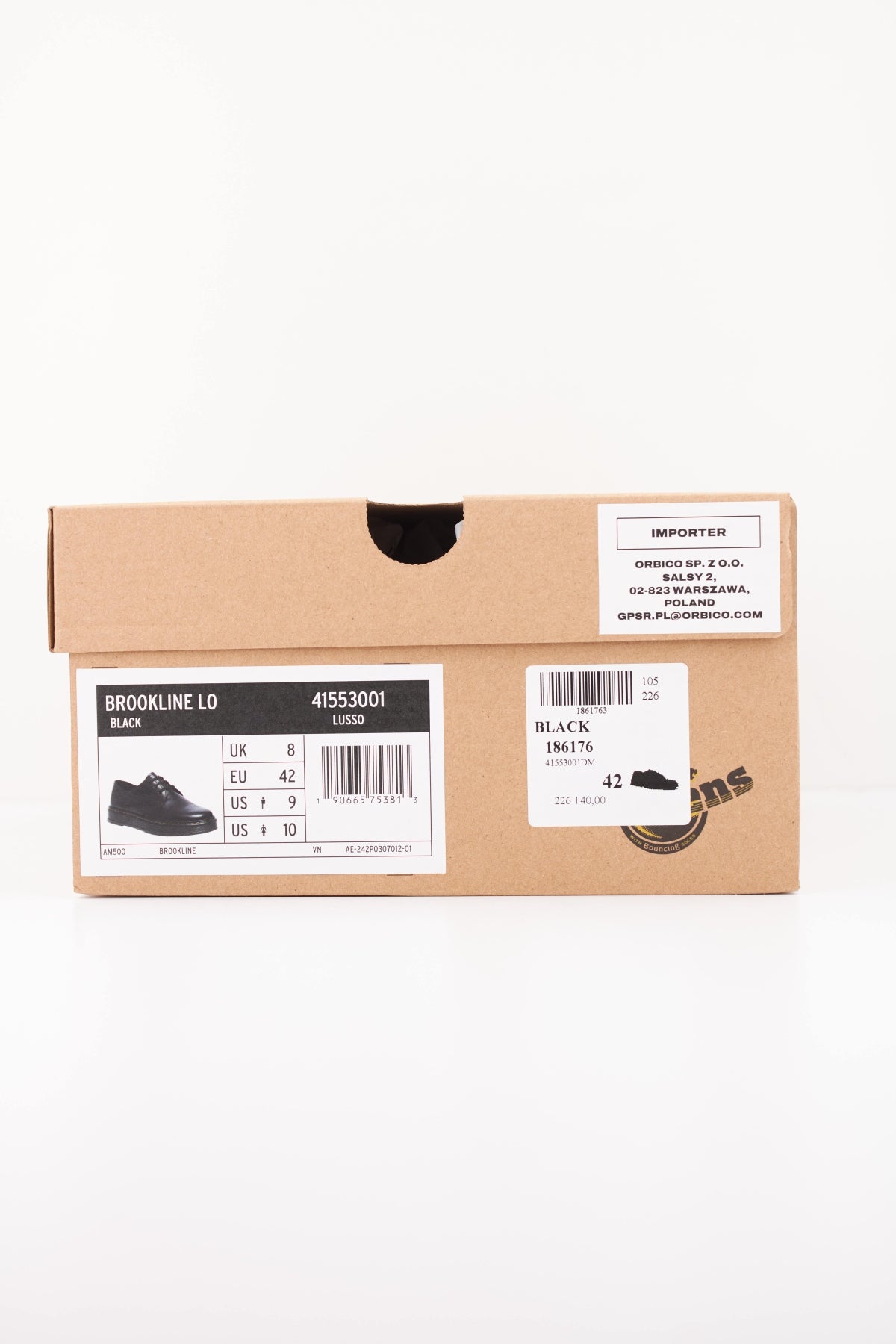 DR. MARTENS BROOKLINE LO EYE SHOE en color NEGRO (6)