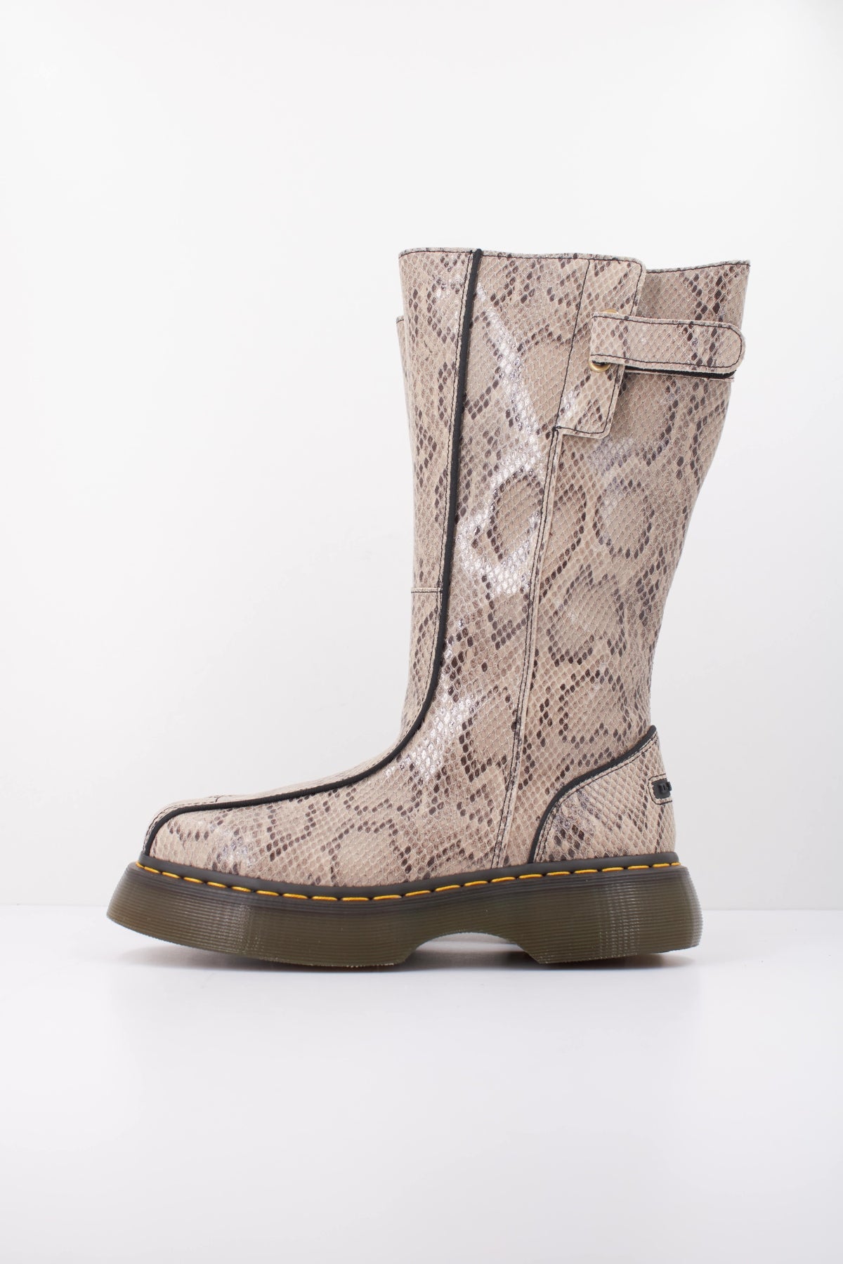 DR. MARTENS BUZZ HI en color ANIMAL PRINT (1)
