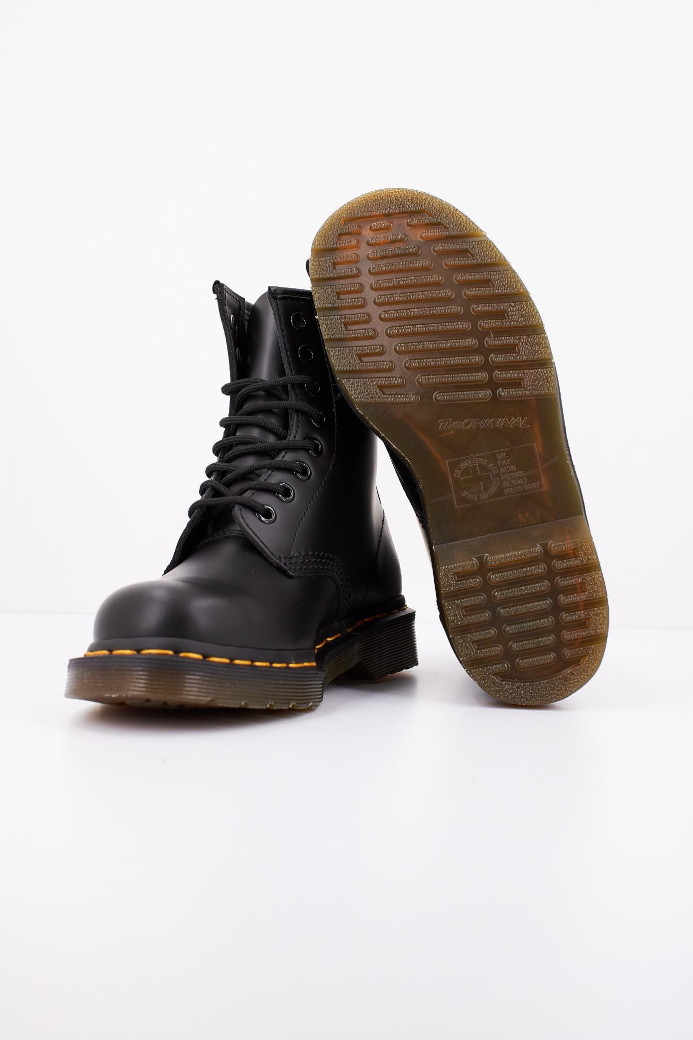 DR. MARTENS SMOOTH en color NEGRO (4)