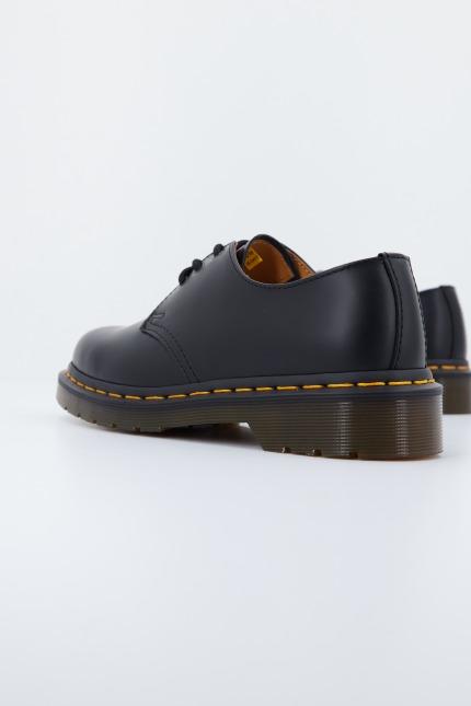 DR. MARTENS ZAPATOS DE PIEL SMOOTH en color NEGRO (3)