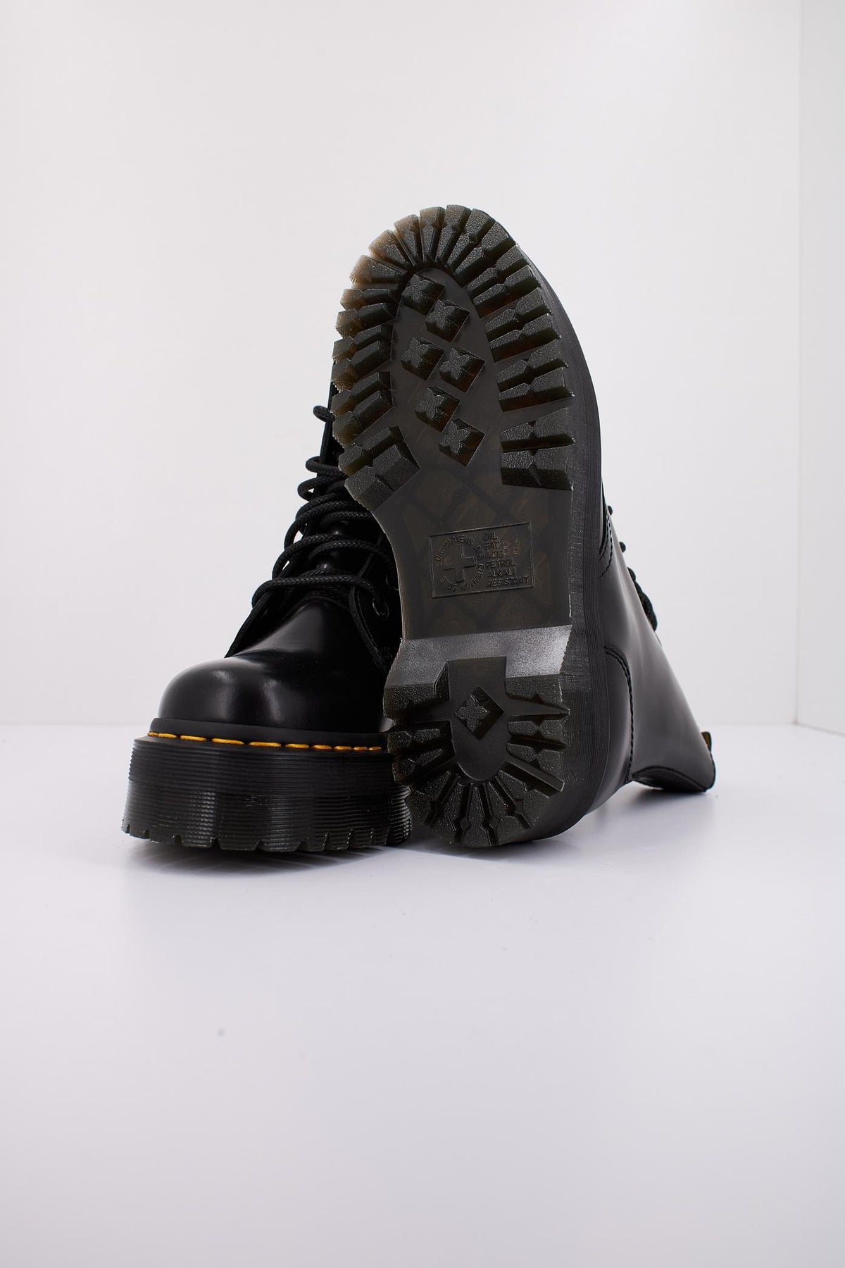DR. MARTENS JADON EYELETS en color NEGRO (5)