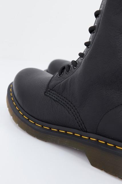 DR. MARTENS PASCAL EYE VIRGINIA en color NEGRO (4)