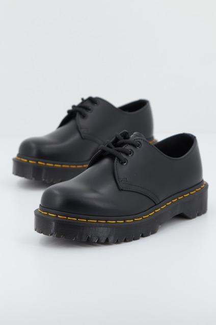 DR. MARTENS SMOOTH en color NEGRO (1)