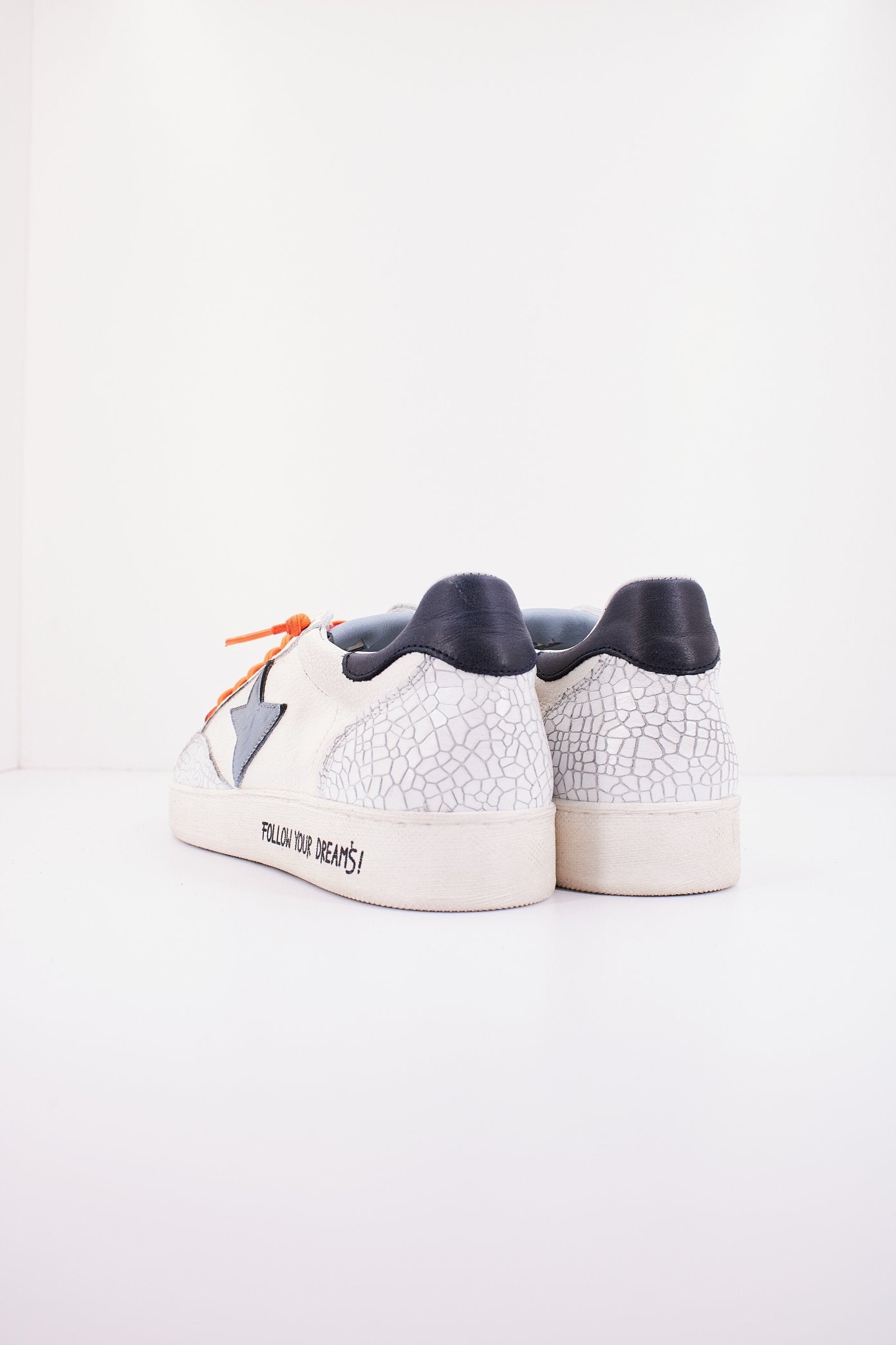 CETTI CUSED V en color BLANCO (3)