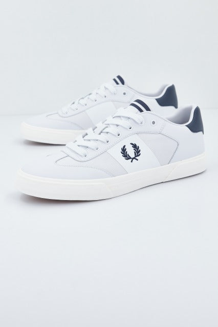 FRED PERRY CLAY LEATHER en color BLANCO (1)