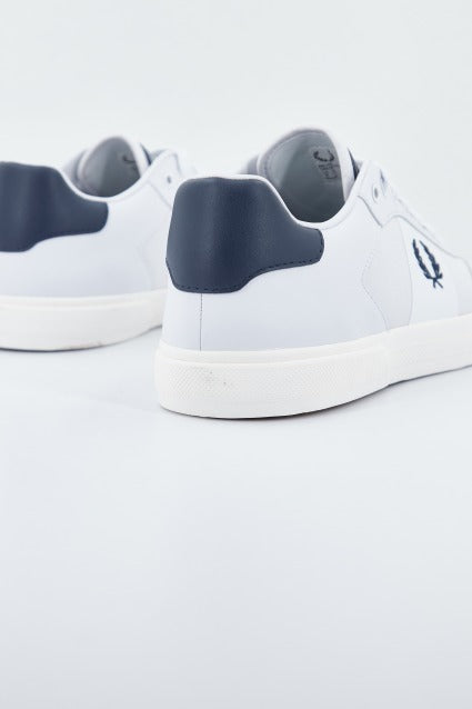 FRED PERRY CLAY LEATHER en color BLANCO (3)