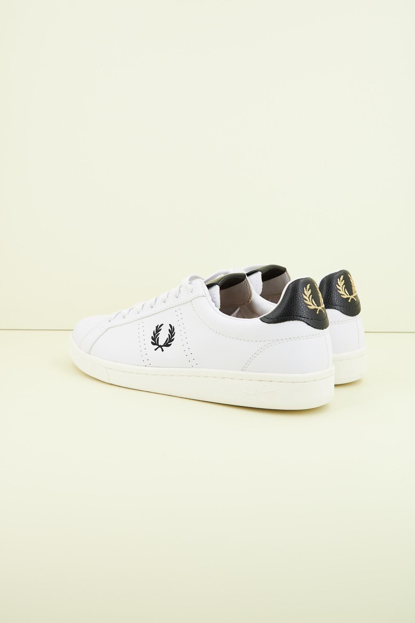 FRED PERRY LEATHER TAB en color BLANCO (3)