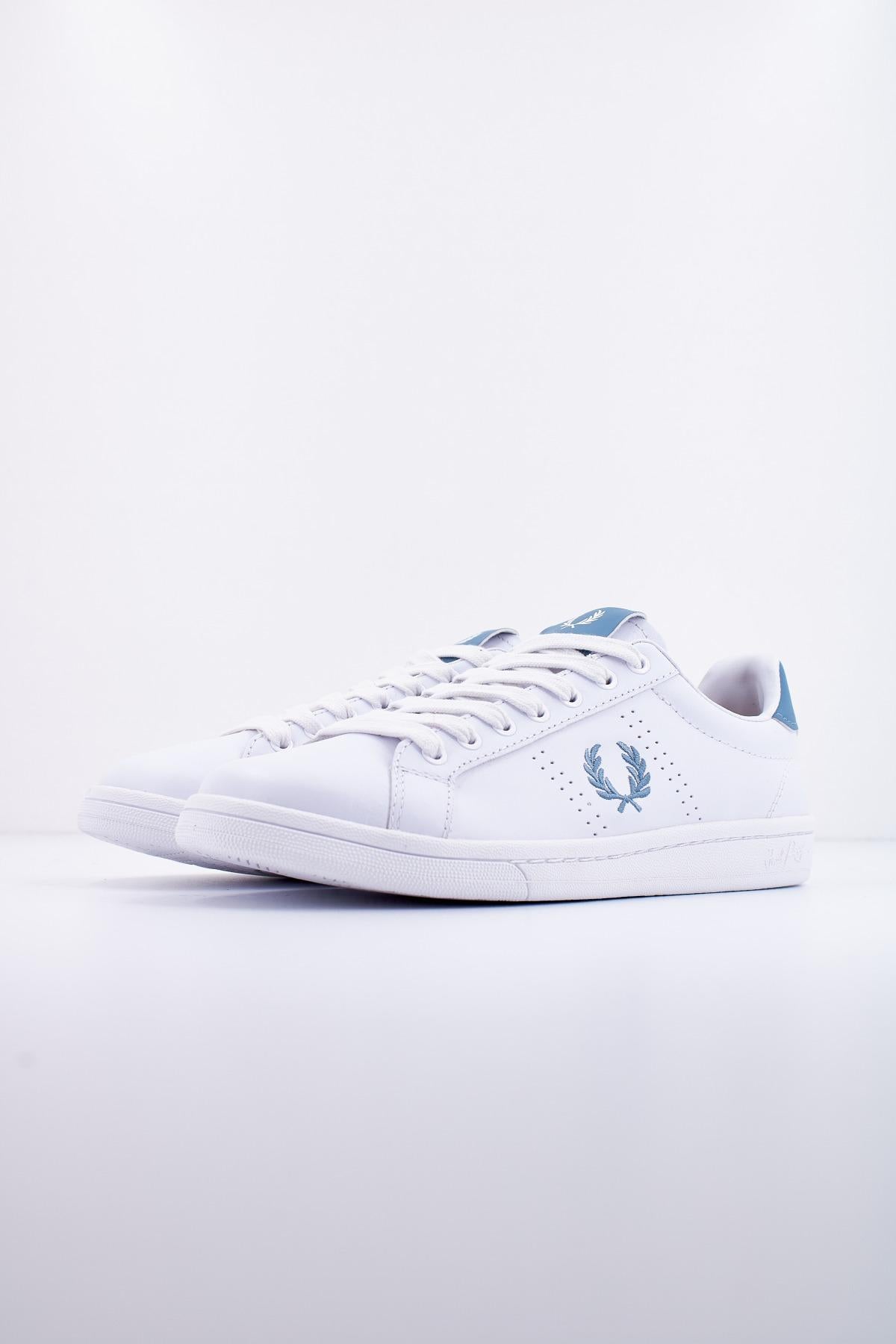 FRED PERRY LEATHER en color BLANCO (2)