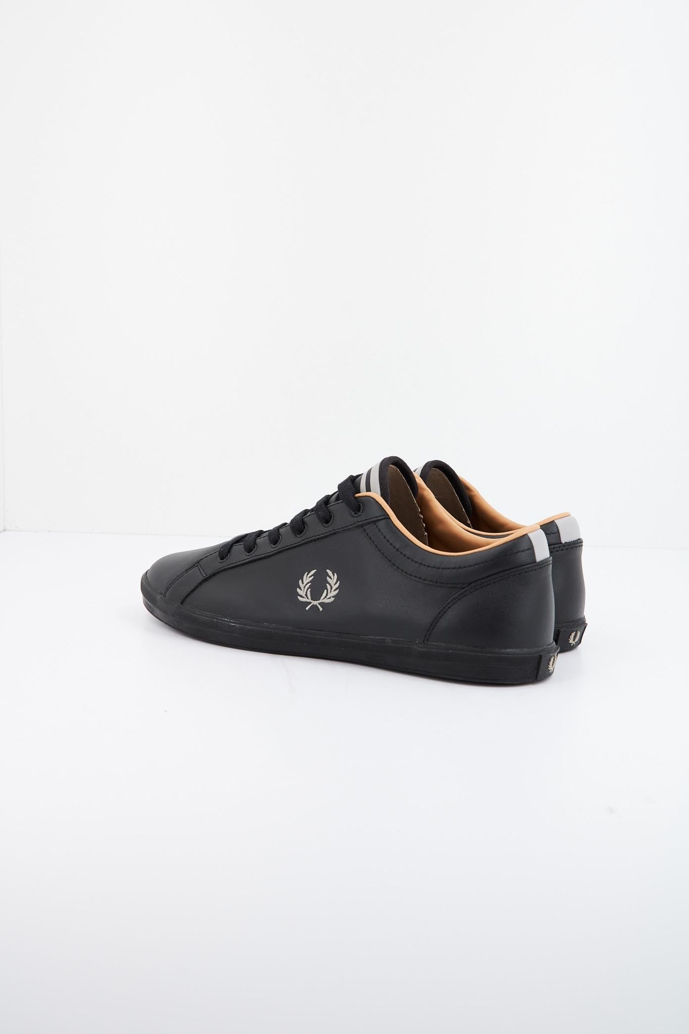 FRED PERRY BASELINE LEATHER en color NEGRO (3)