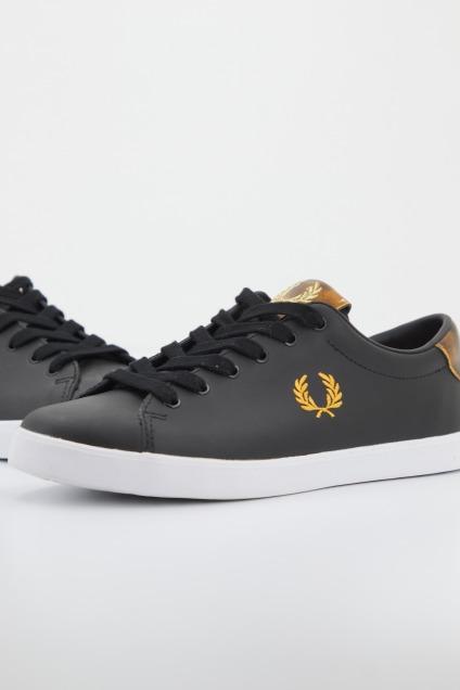 FRED PERRY LOTTIE LEATHER en color NEGRO (1)