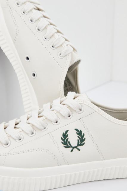 FRED PERRY HUGHES LOW LEATHER en color BLANCO (4)