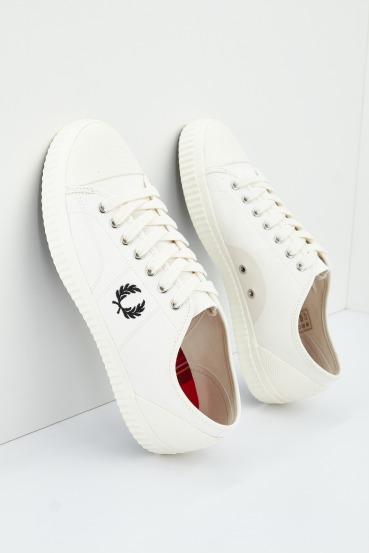 FRED PERRY HUGHES LOW en color BLANCO (1)