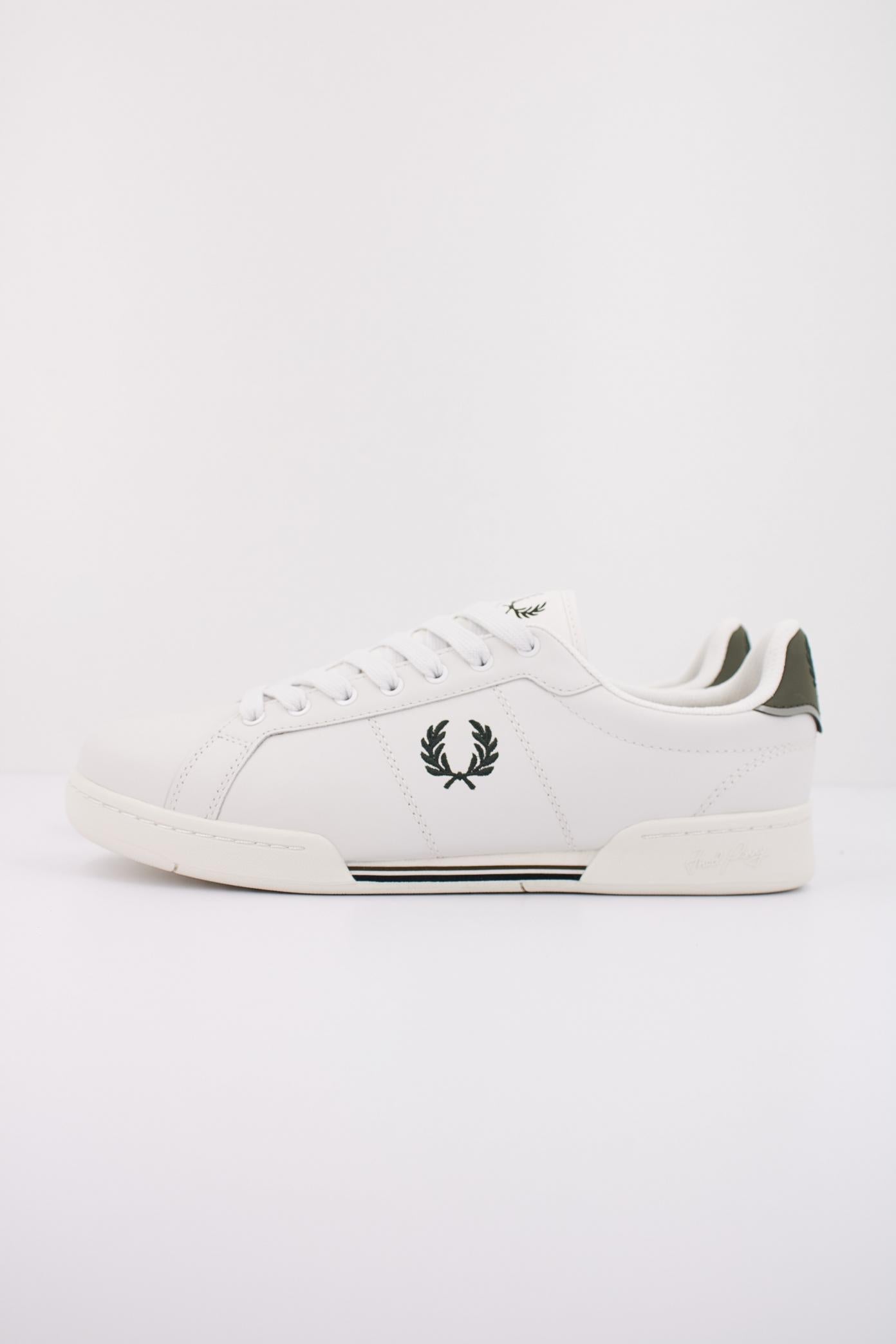 FRED PERRY B LEATHER en color BLANCO (1)
