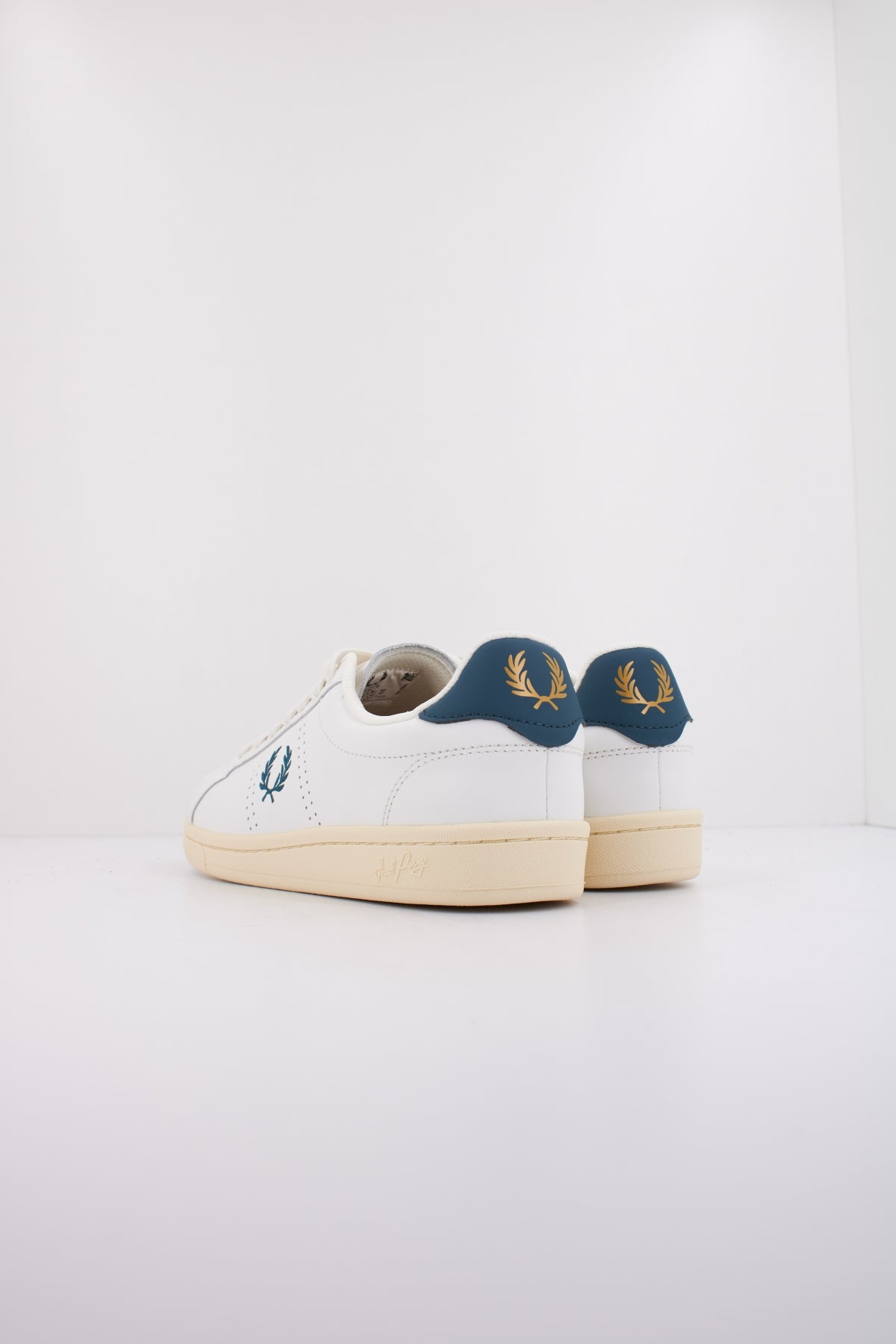 FRED PERRY B LEATHER en color BLANCO (4)