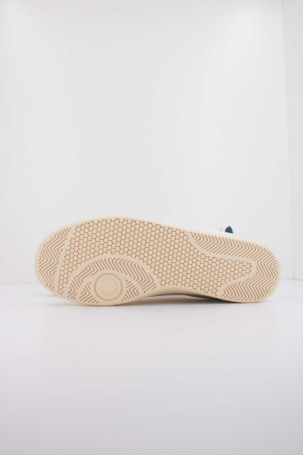FRED PERRY B LEATHER en color BLANCO (5)