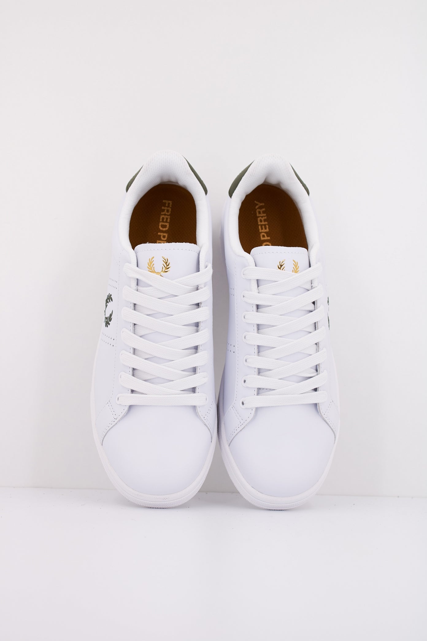 FRED PERRY B LEATHER en color BLANCO (3)