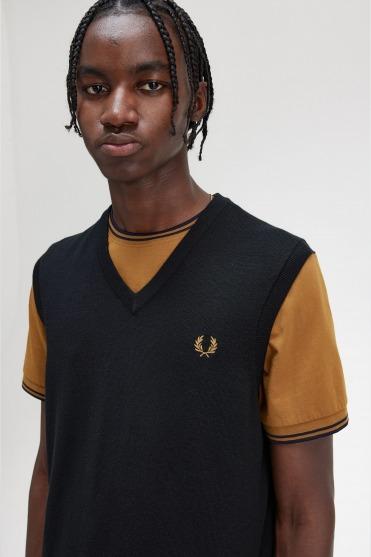 FRED PERRY CLASSIC V-NECK TANK en color NEGRO (4)