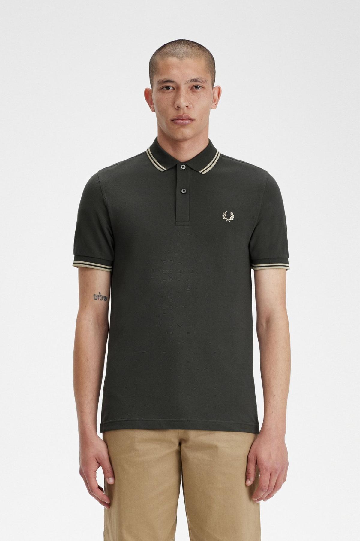 FRED PERRY TWIN TIPPED en color GRIS (1)
