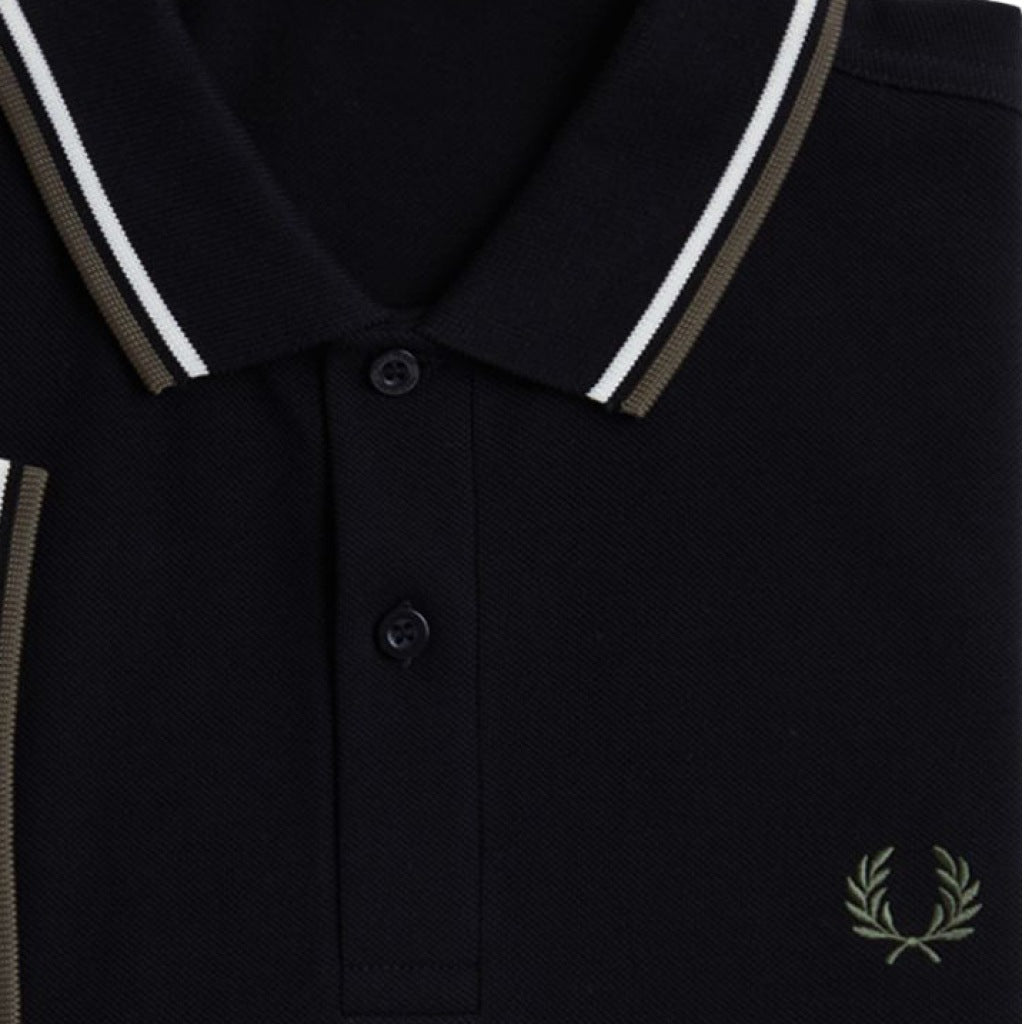 FRED PERRY TWIN TIPPED en color AZUL (4)
