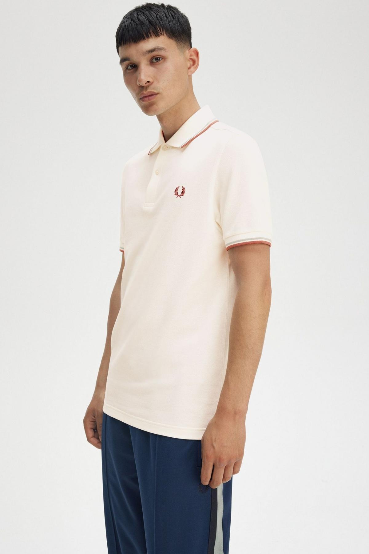 FRED PERRY TWIN TIPPED en color BEIS (4)
