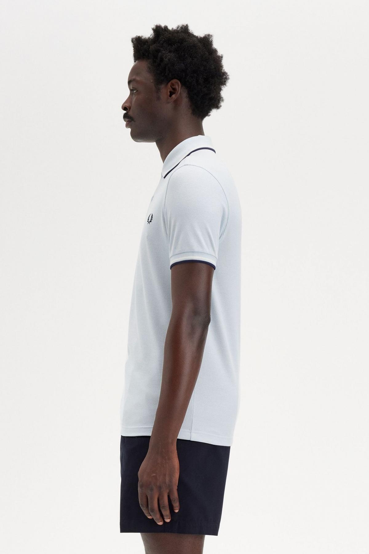 FRED PERRY TWIN TIPPED en color AZUL (3)
