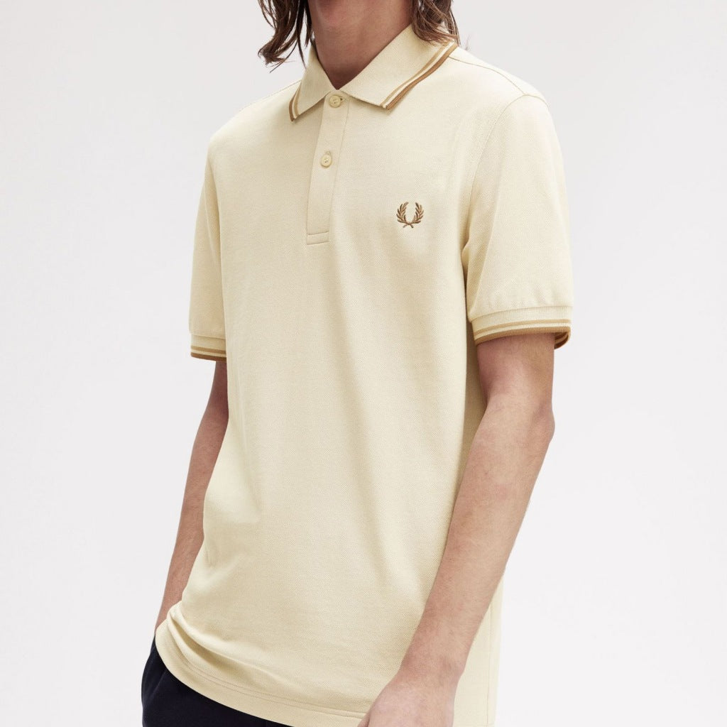 FRED PERRY TWIN TIPPED en color BEIS (4)