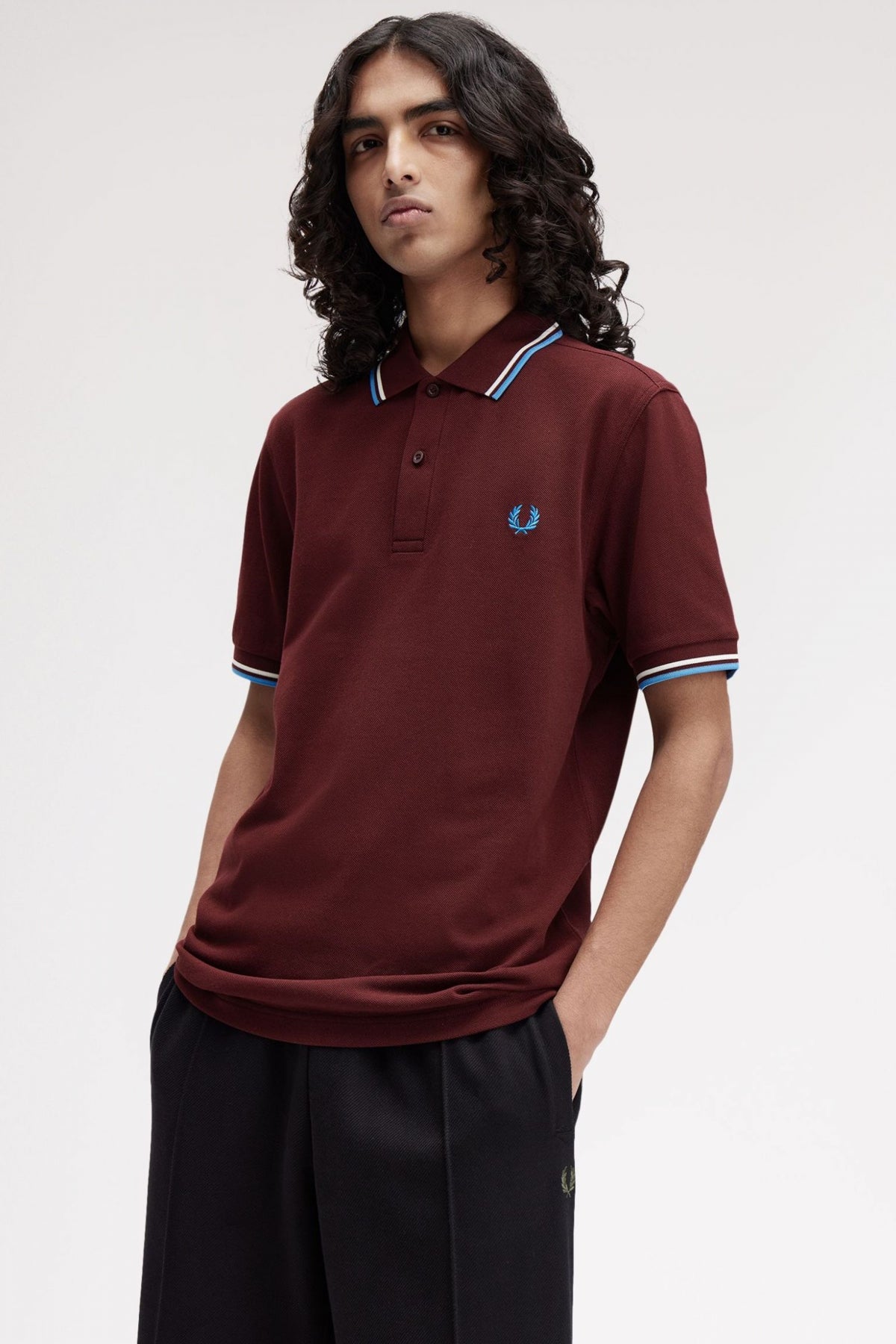 FRED PERRY TWIN TIPPED en color BURDEOS (4)