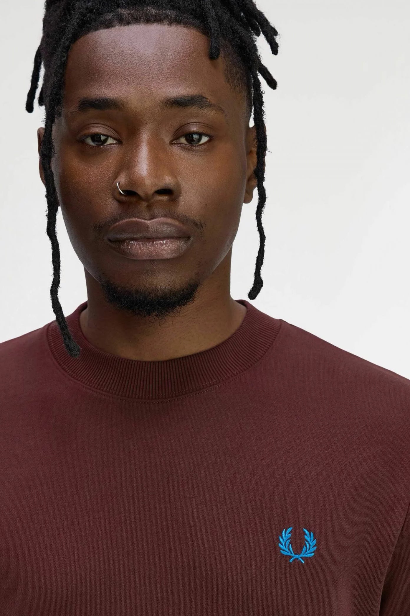 FRED PERRY NECK SWEATSHIRT en color MARRON (3)