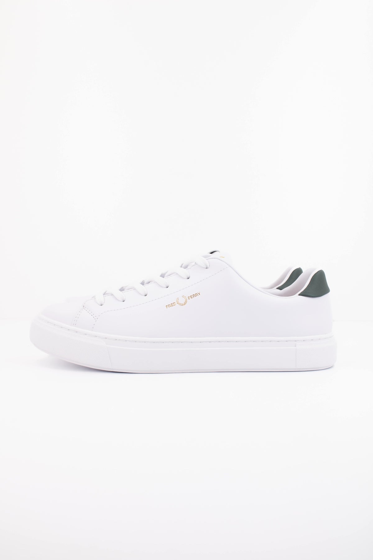 FRED PERRY LEATHER en color BLANCO (1)