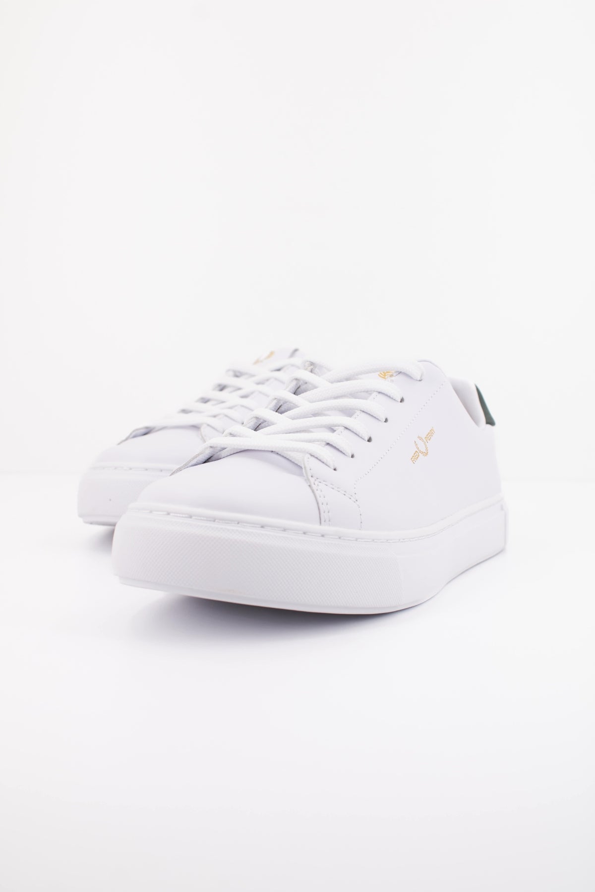 FRED PERRY LEATHER en color BLANCO (2)
