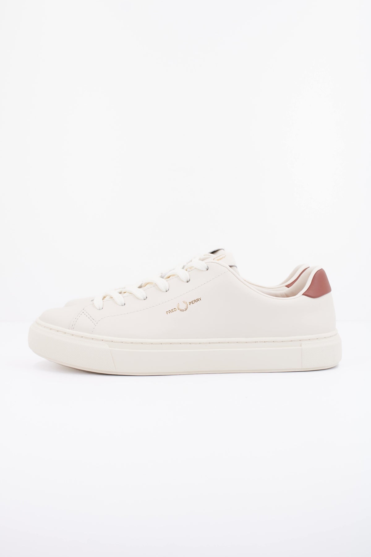 FRED PERRY LEATHER en color BEIS (1)