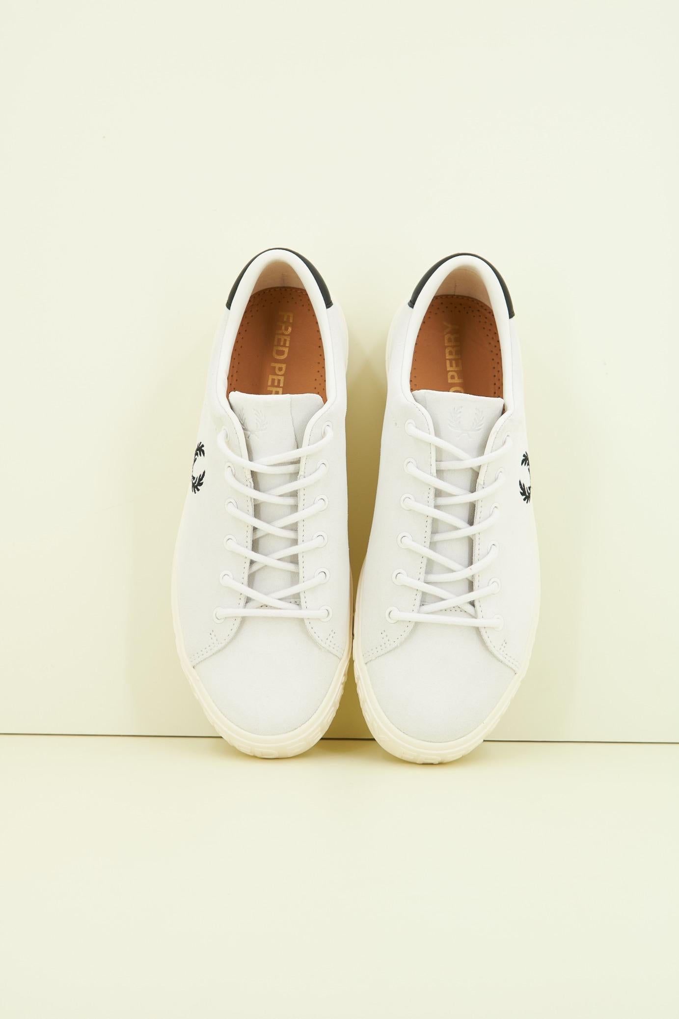 FRED PERRY LOTTIE SUEDE en color BLANCO (2)