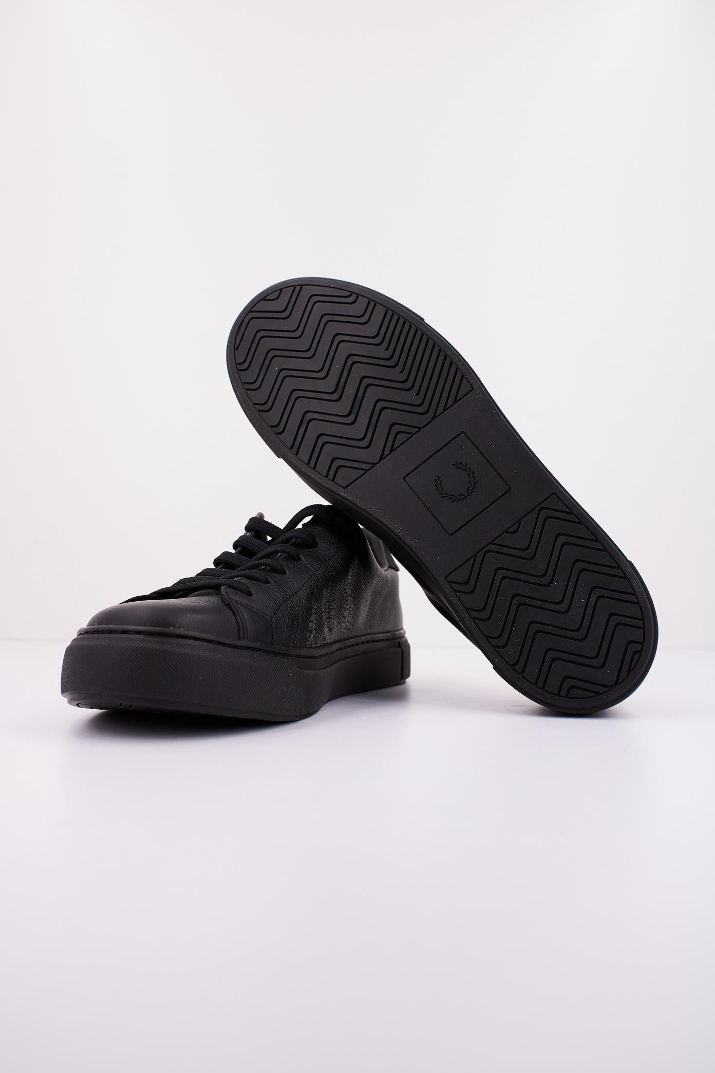 FRED PERRY B TUMBLED LEATHER en color NEGRO (4)