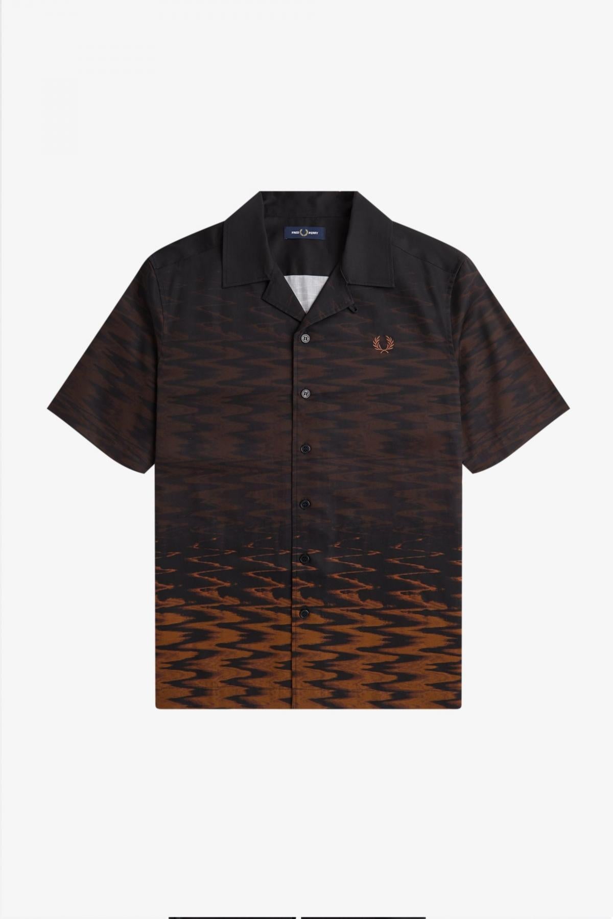 FRED PERRY WAVE GRAPHIC REVERE COLLAR en color NEGRO (2)