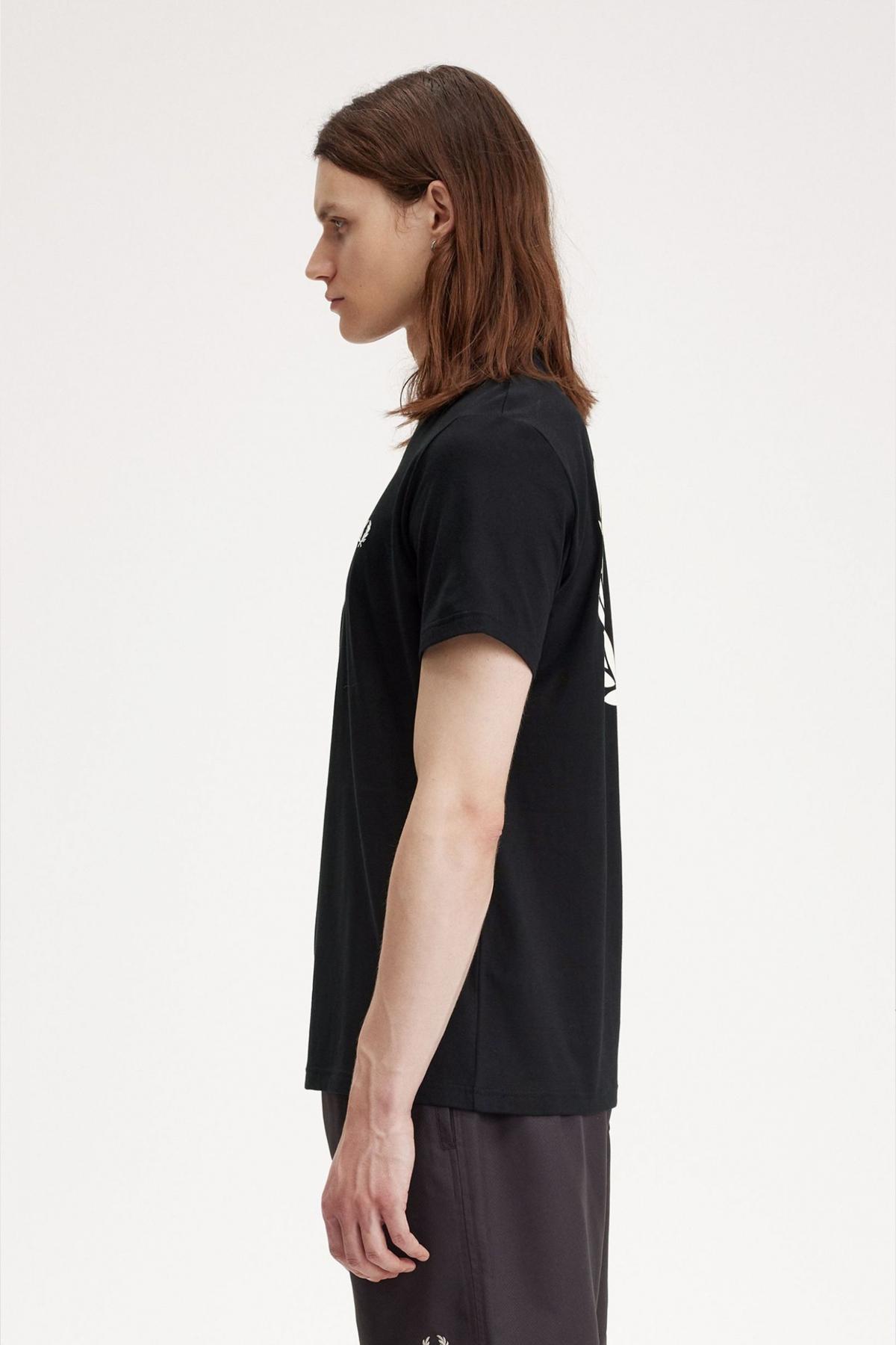 FRED PERRY LAUREL GRAPHIC en color NEGRO (3)