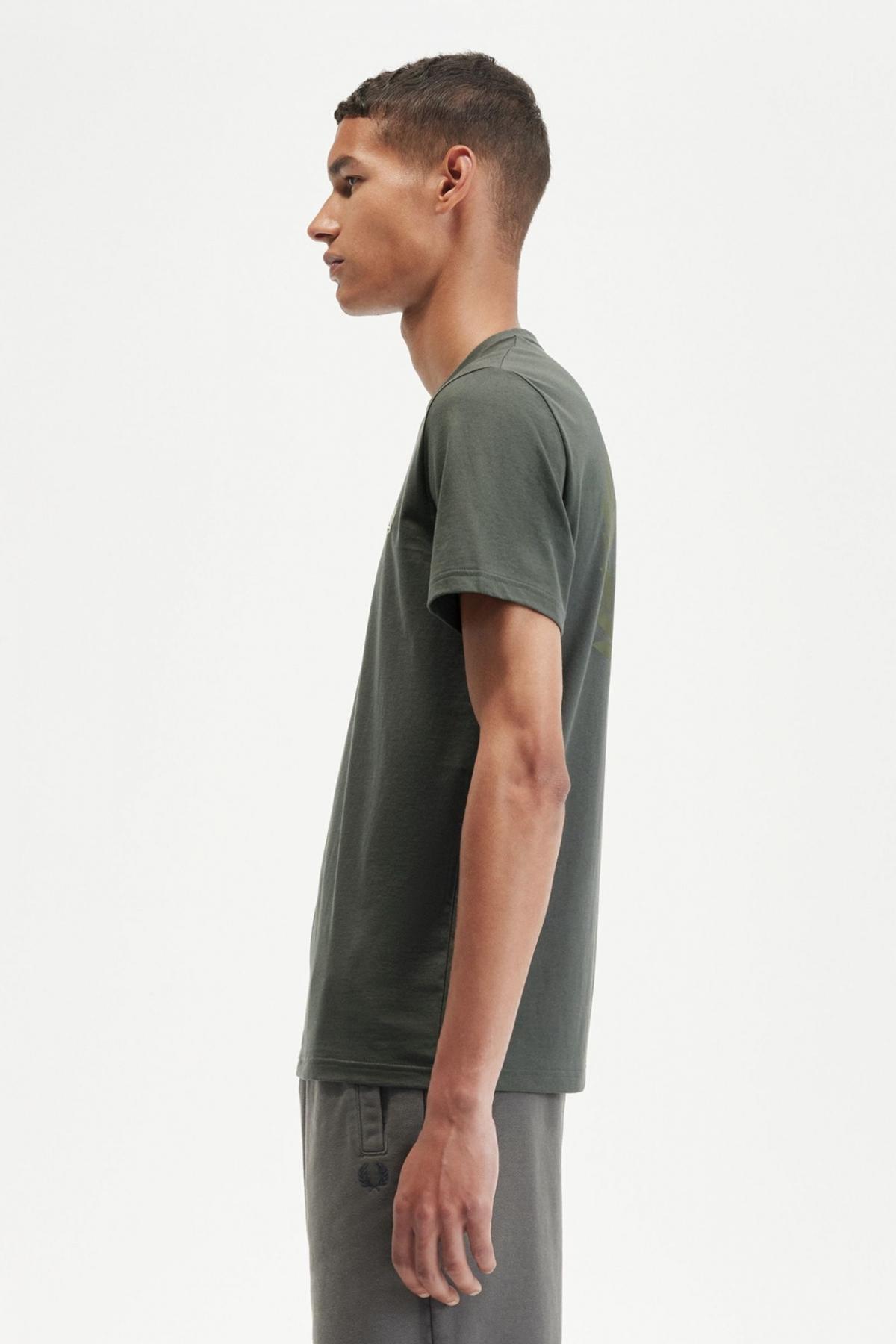 FRED PERRY LAUREL GRAPHIC en color VERDE (3)