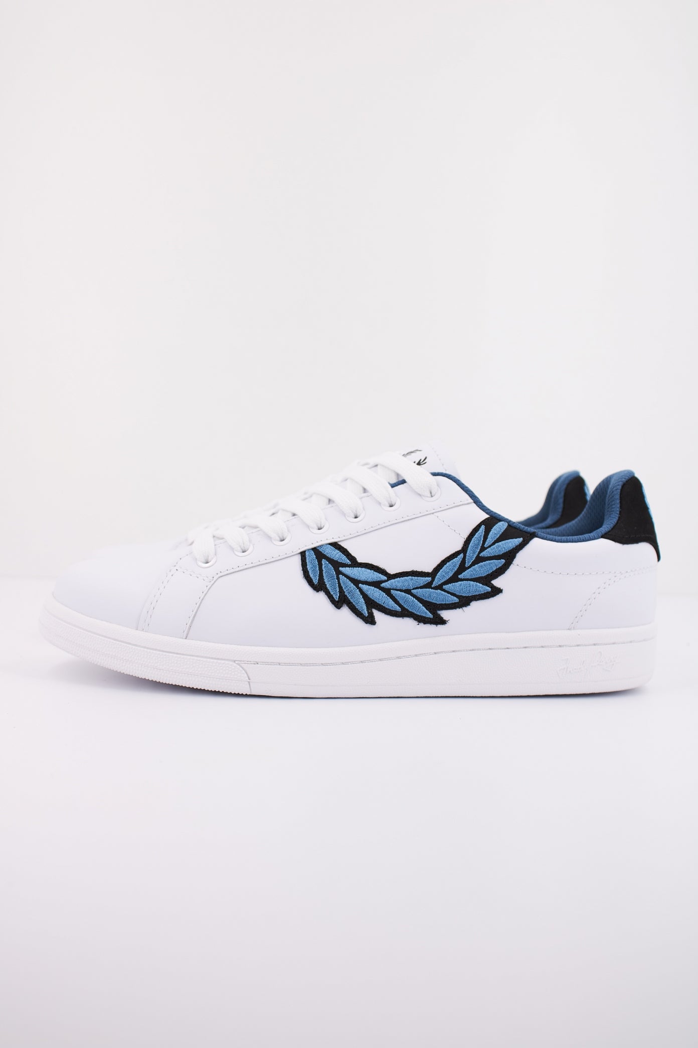 FRED PERRY B LEATHER/BRANDE en color BLANCO (1)