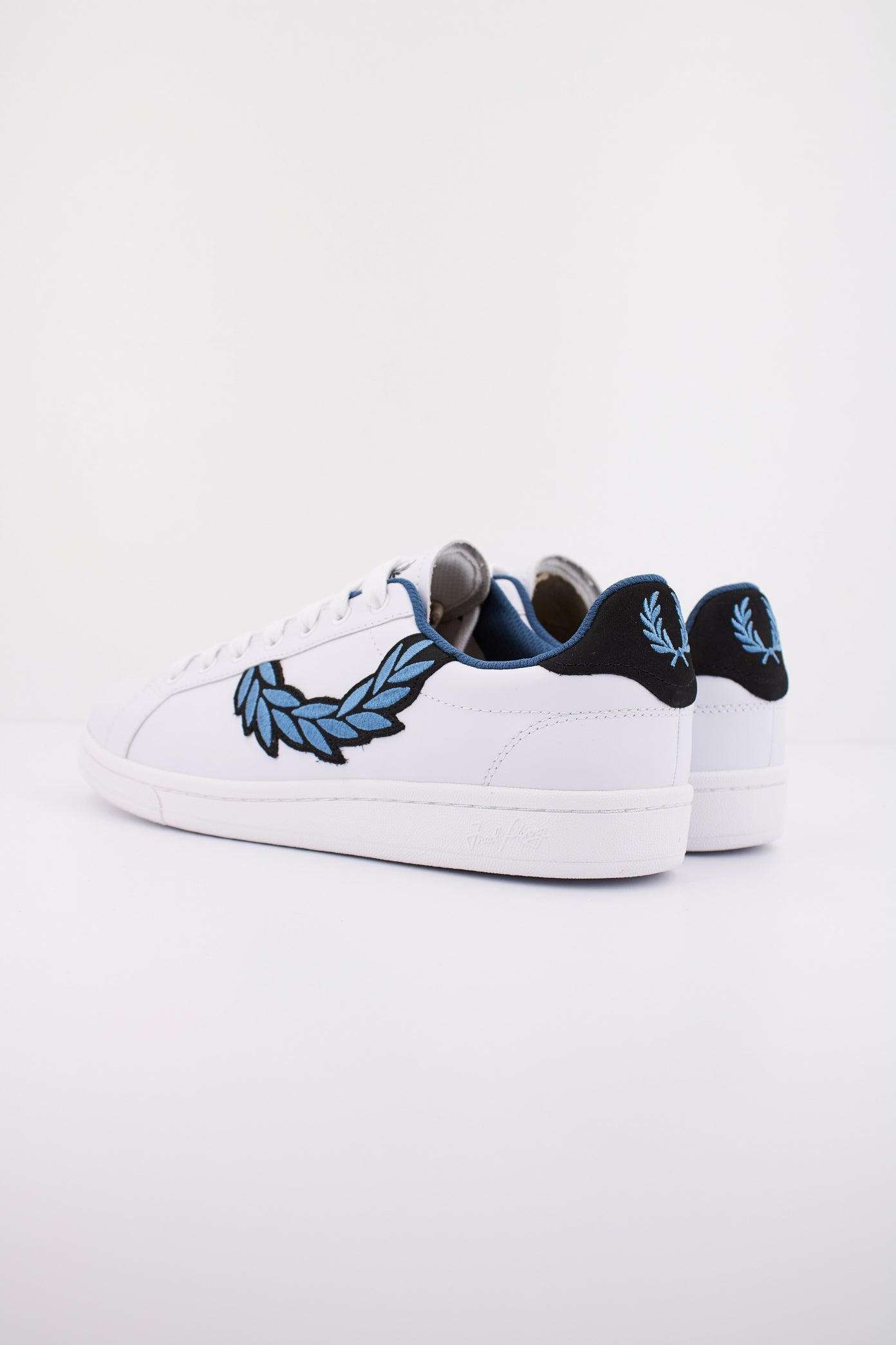 FRED PERRY B LEATHER/BRANDE en color BLANCO (4)