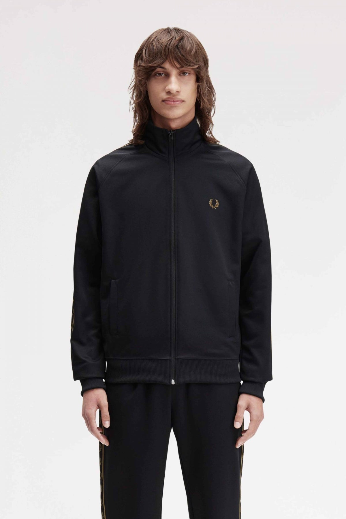 FRED PERRY TAPE TRACK KACKET en color NEGRO (1)