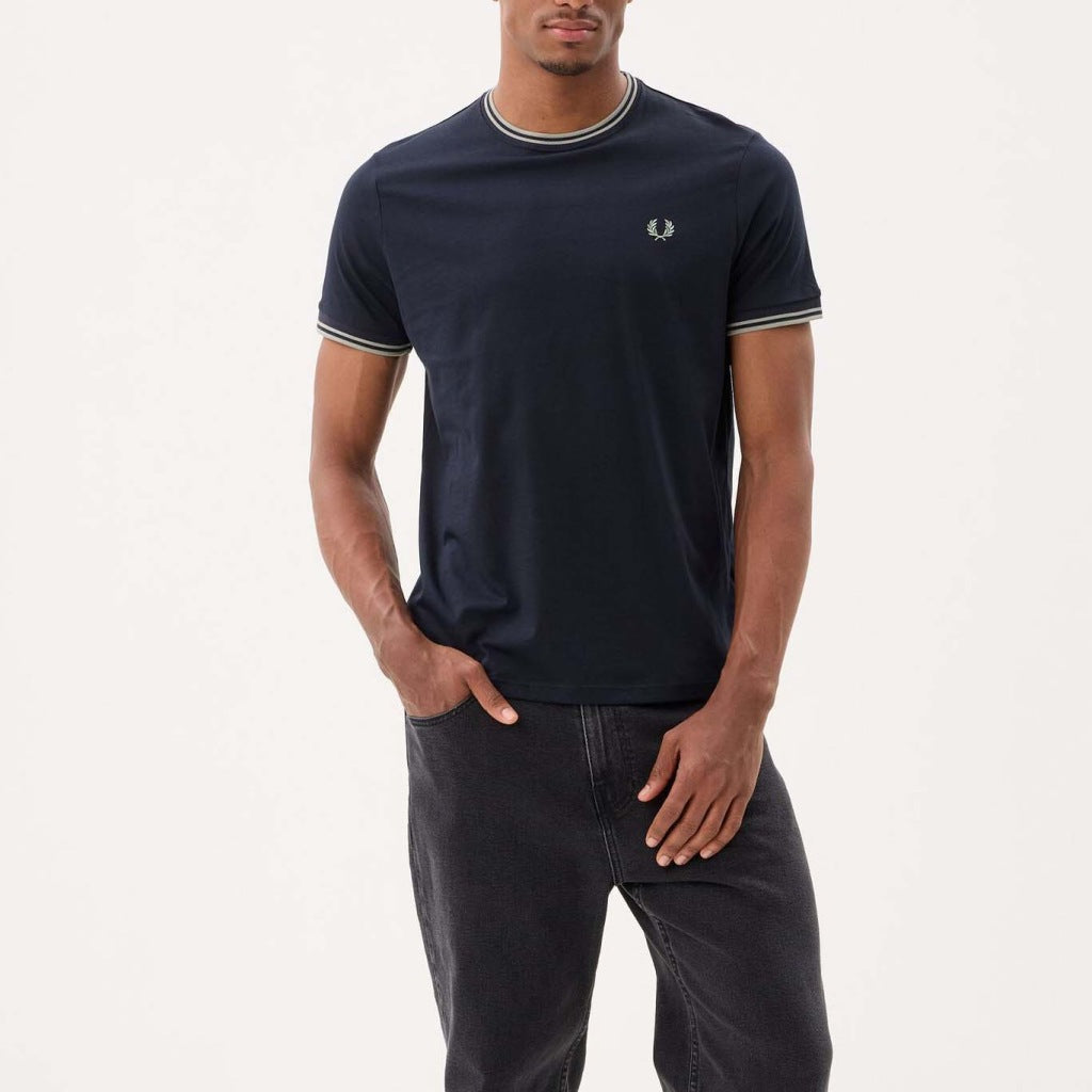 FRED PERRY TWIN TIPPED T-SHIRT en color AZUL (4)