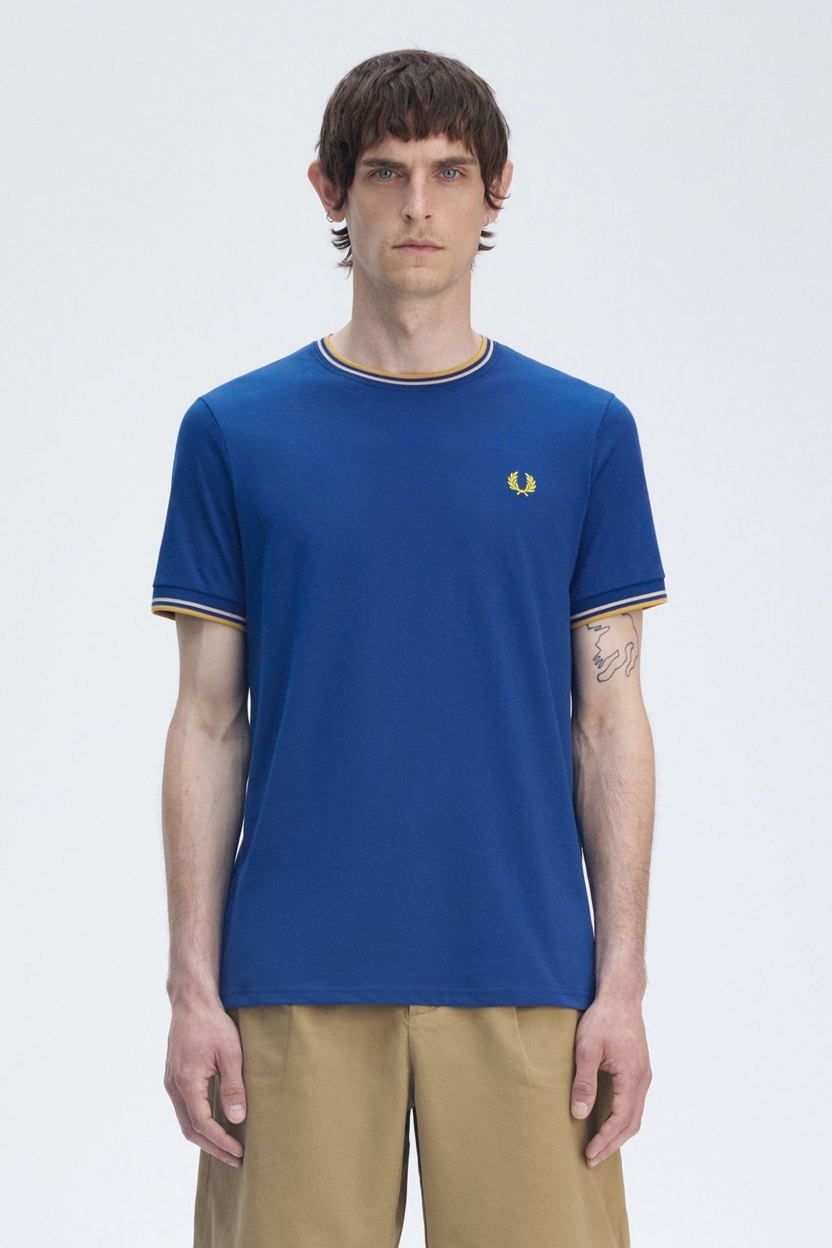 FRED PERRY TWIN TIPPED T-SHIRT en color AZUL (1)