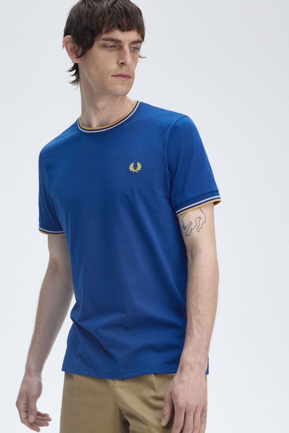 FRED PERRY TWIN TIPPED T-SHIRT en color AZUL (4)