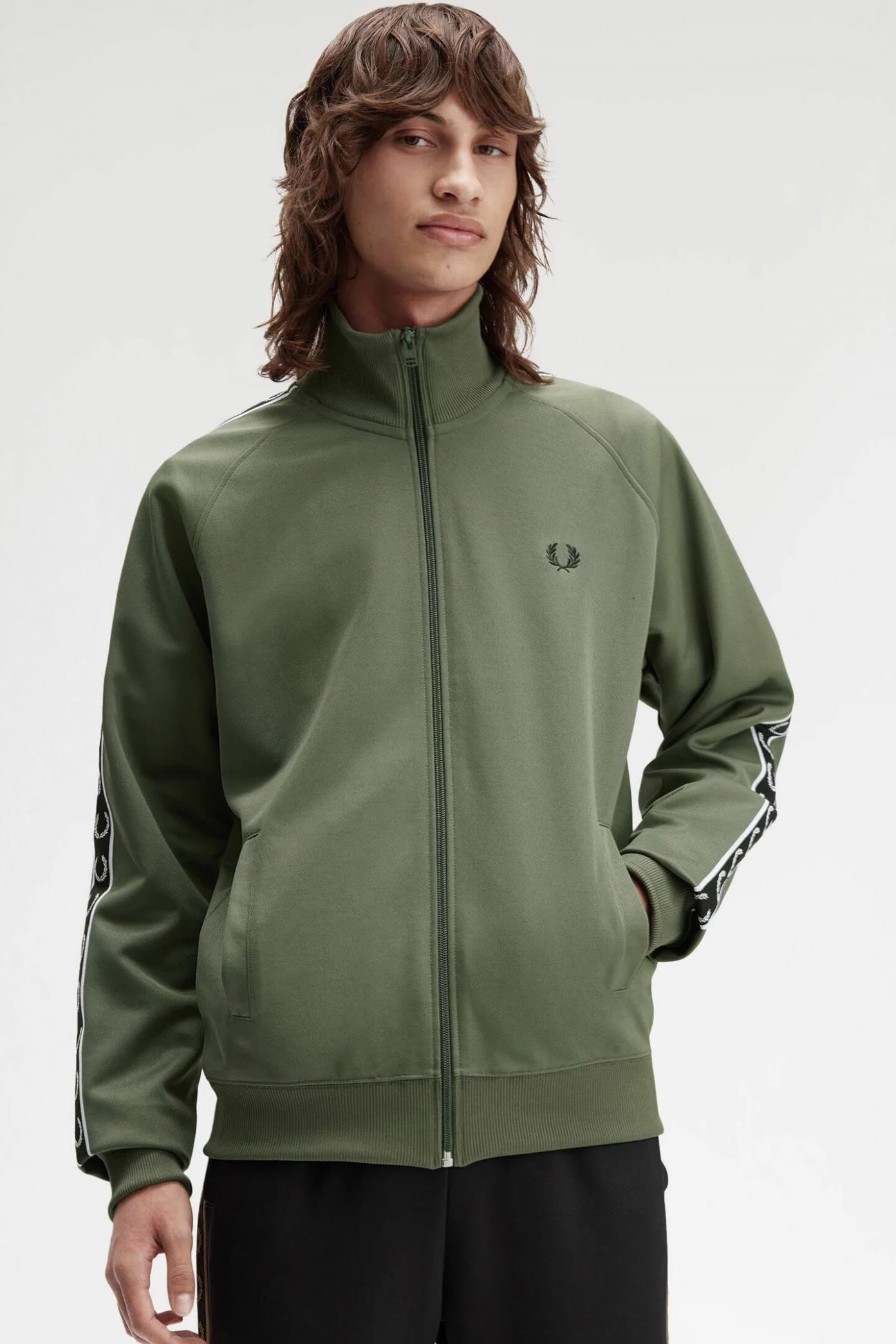 FRED PERRY TRACK JACKET en color VERDE (1)