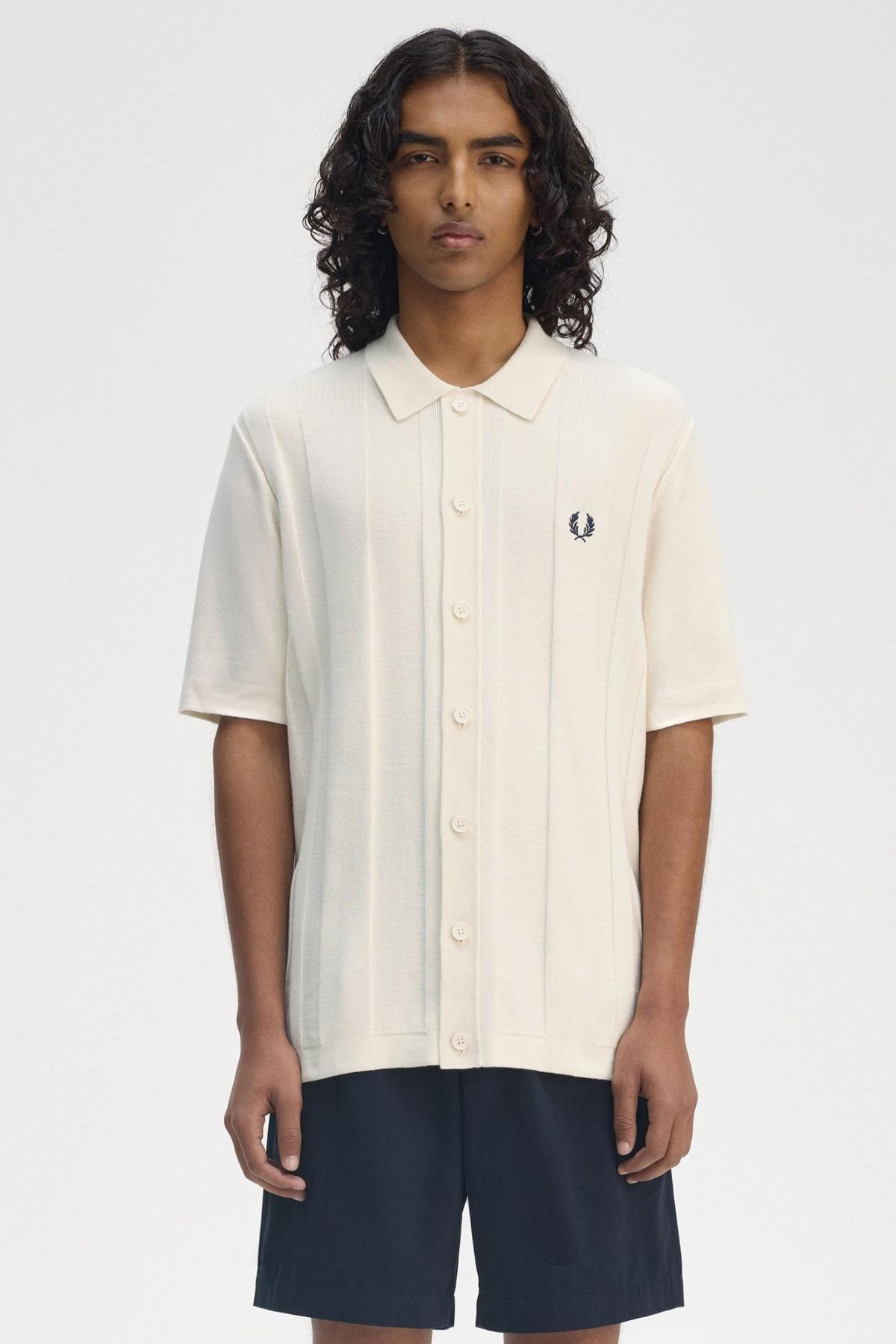 FRED PERRY BUTTON THROUGH SS SHIRT en color BEIS (1)