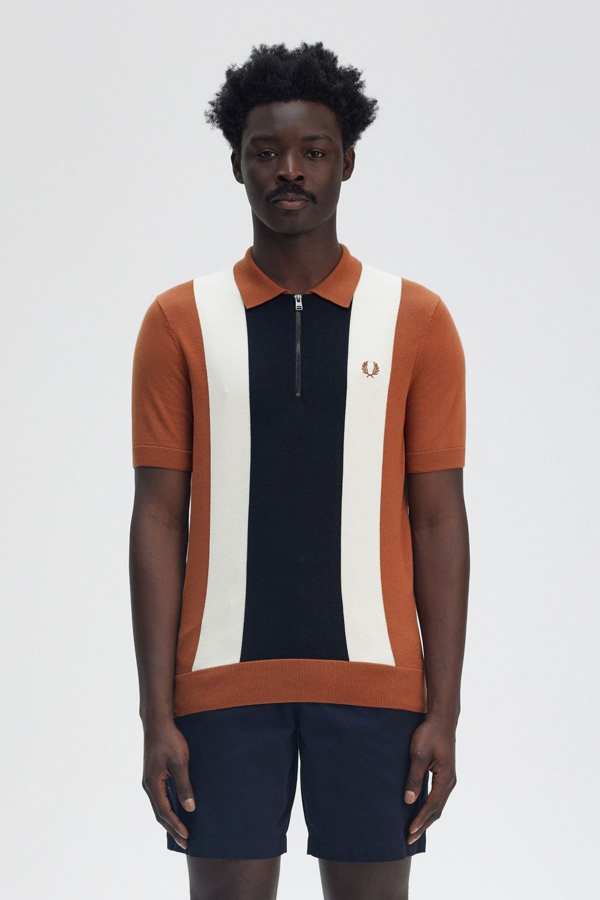 FRED PERRY VERTICAL STRIPE ZIP NECK SH en color MARRON (1)