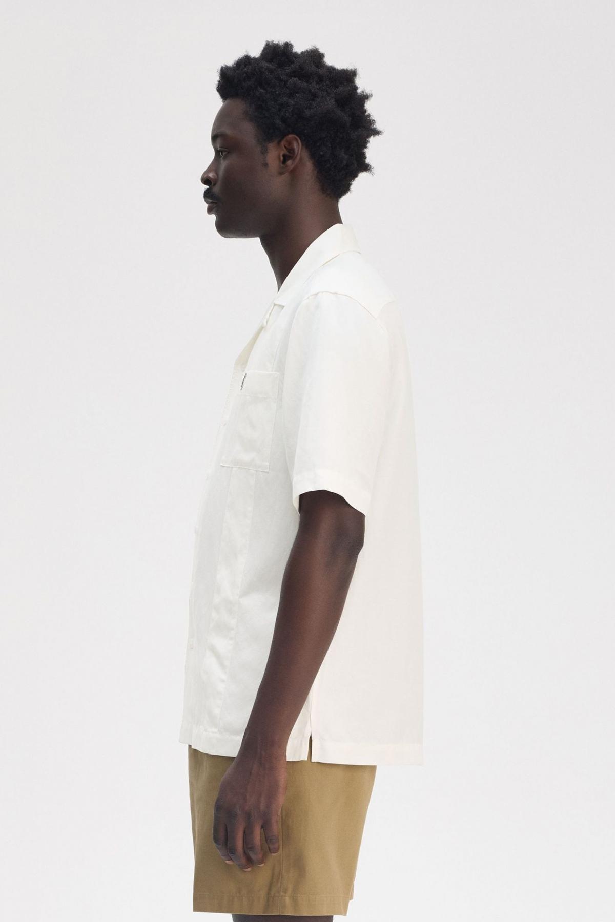 FRED PERRY LINEN BLEND REVERE COLLAR S en color BLANCO (3)