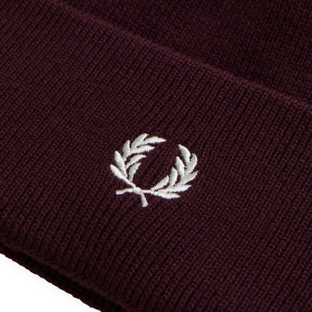 FRED PERRY CLASSIC BEANIE en color BURDEOS (5)