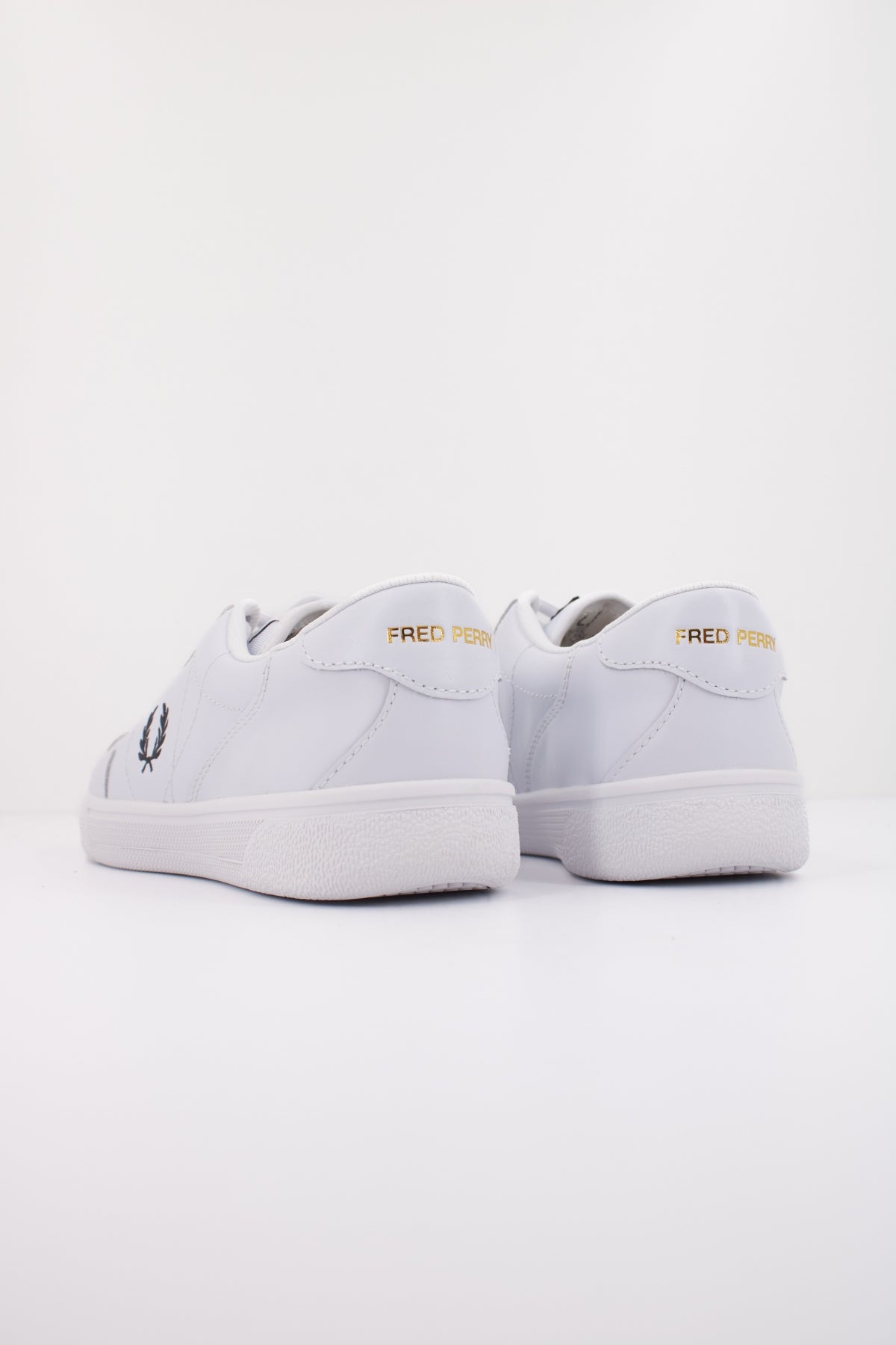 FRED PERRY B LEATHER en color BLANCO (4)